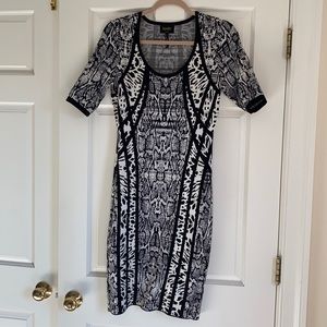 Laundry By Shelli Segal dress size S.